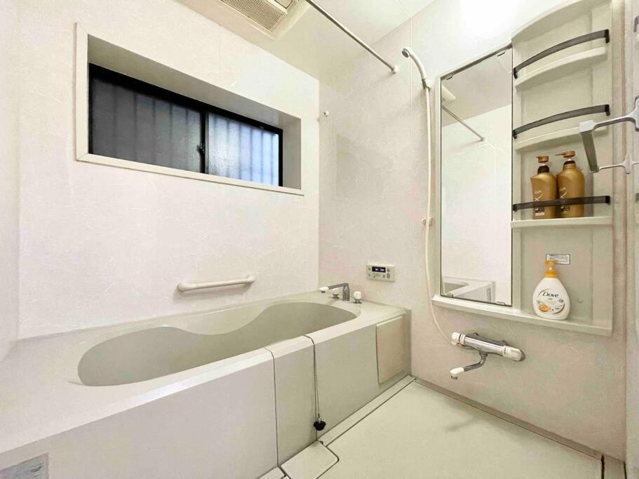 Apartament 鶴橋駅徒歩2分 トイレ浴室複数あり3階建て一軒家車庫付き Osaka Zewnętrze zdjęcie