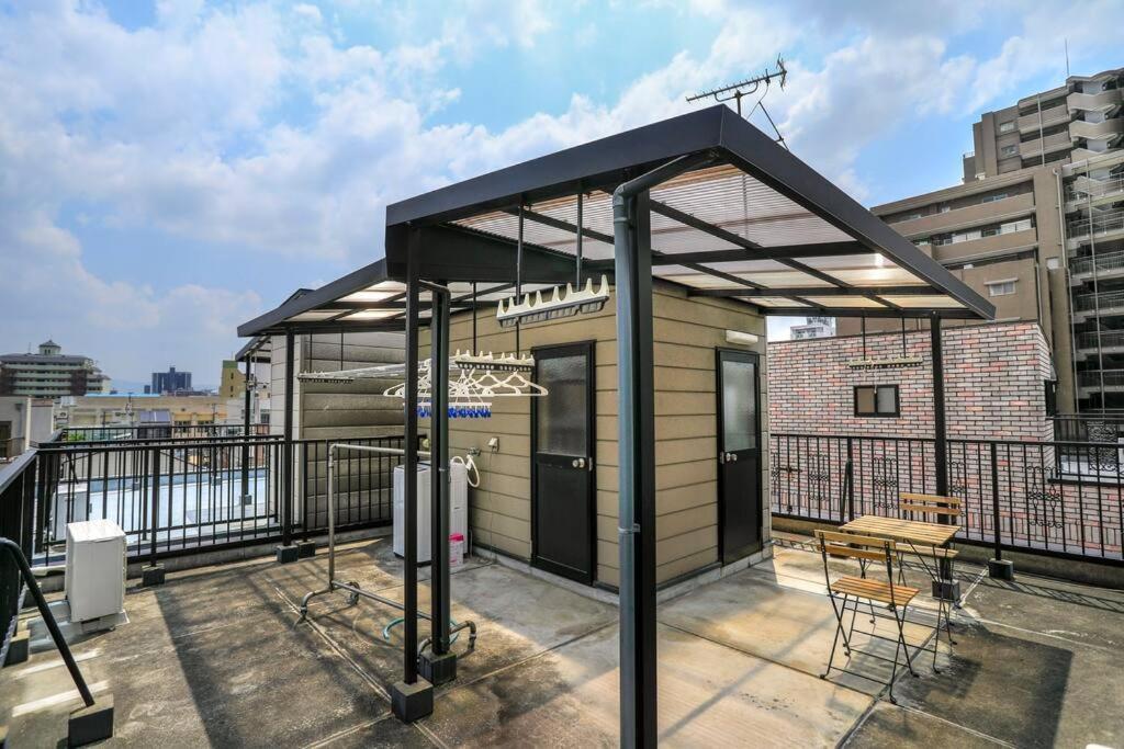 Apartament 鶴橋駅徒歩2分 トイレ浴室複数あり3階建て一軒家車庫付き Osaka Zewnętrze zdjęcie